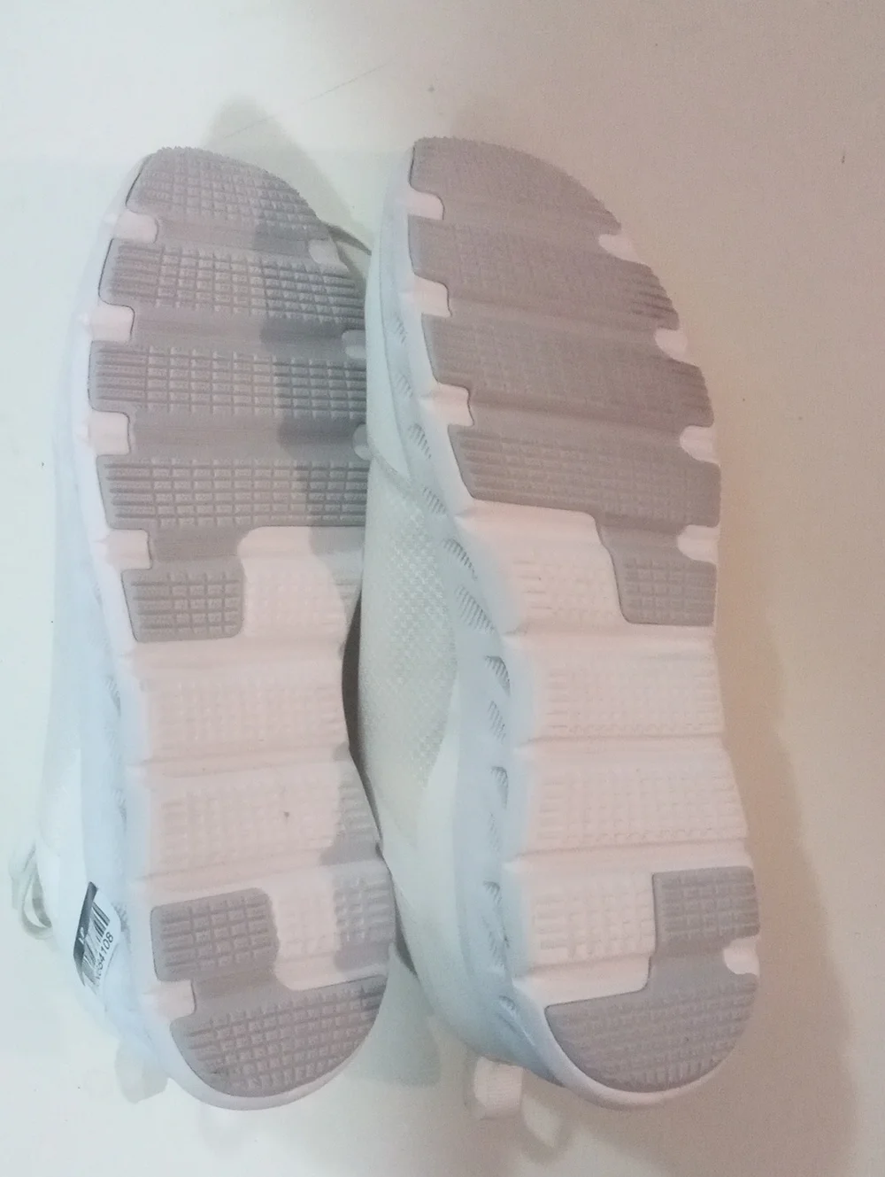 All In Motion Britney White Athletic Sneakers Sz 8 NWT $50 Gym Workout